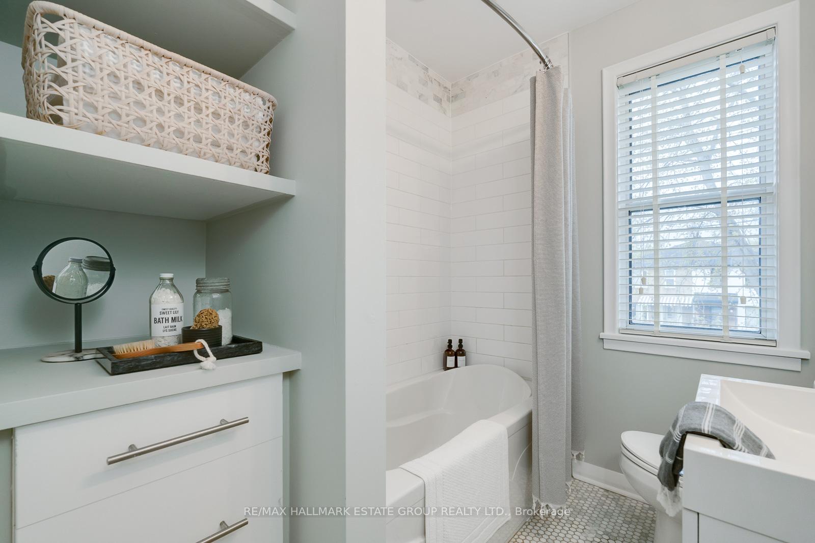 Photo 17 of 279 Hiawatha Road, Toronto, Greenwood-Coxwell — HOMEH