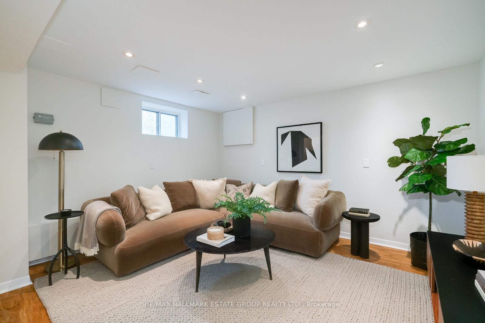 Photo 33 of 279 Hiawatha Road, Toronto, Greenwood-Coxwell — HOMEH