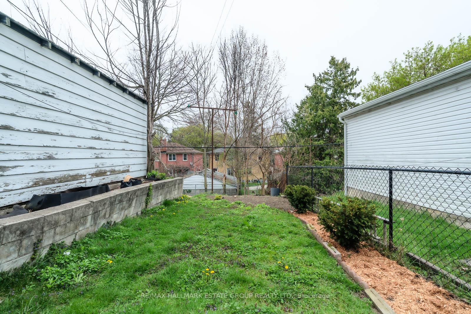 Photo 40 of 279 Hiawatha Road, Toronto, Greenwood-Coxwell — HOMEH