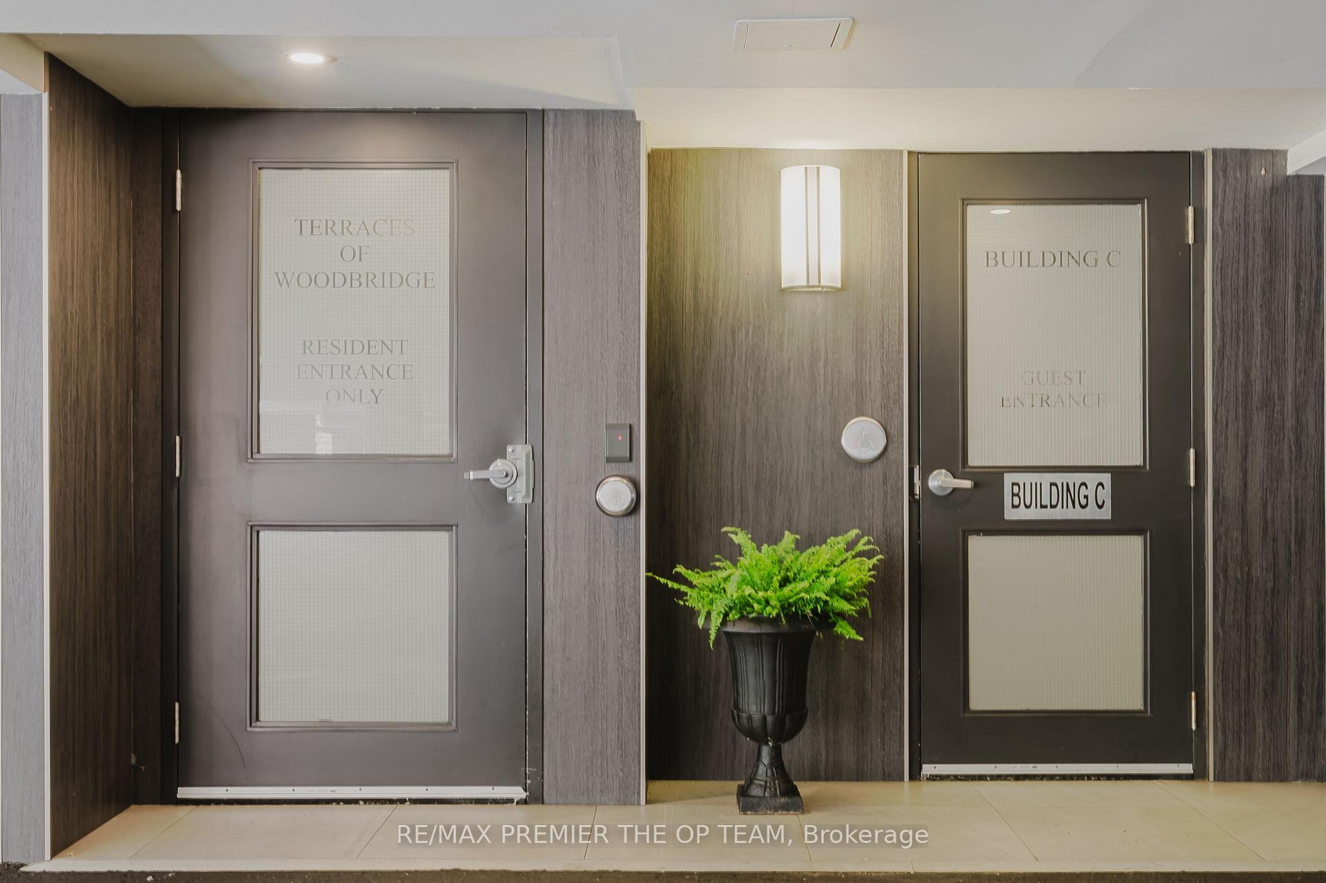 Photo 3 of Unit 321, 121 Woodbridge Avenue, Vaughan, West Woodbridge — HOMEH