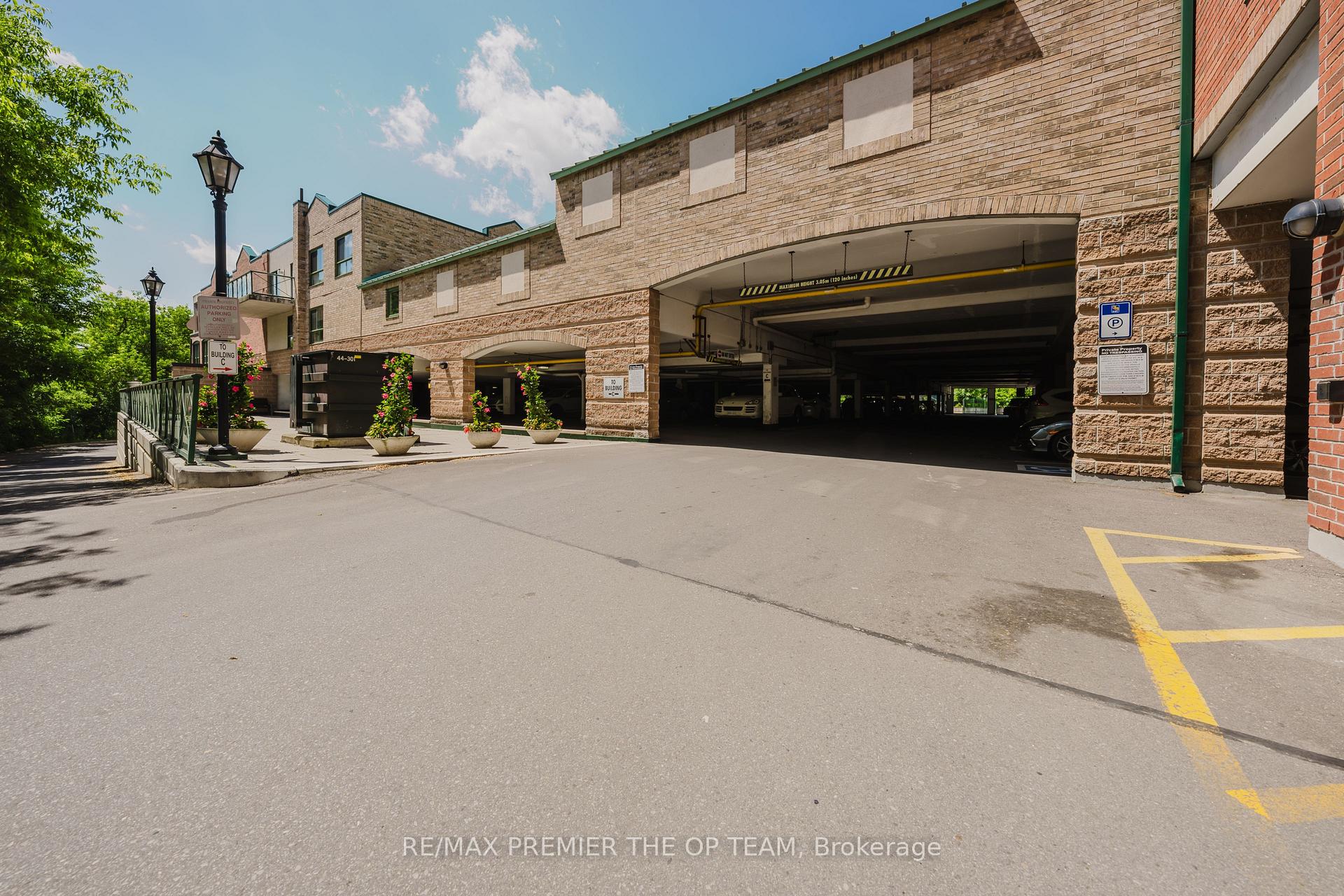Photo 9 of Unit 321, 121 Woodbridge Avenue, Vaughan, West Woodbridge — HOMEH