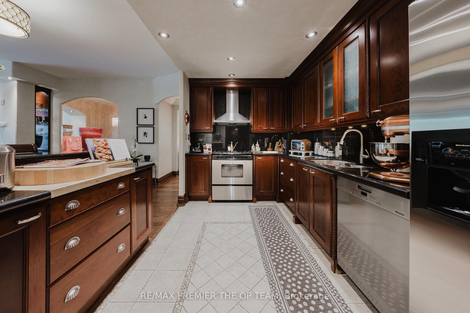 Photo 23 of Unit 321, 121 Woodbridge Avenue, Vaughan, West Woodbridge — HOMEH