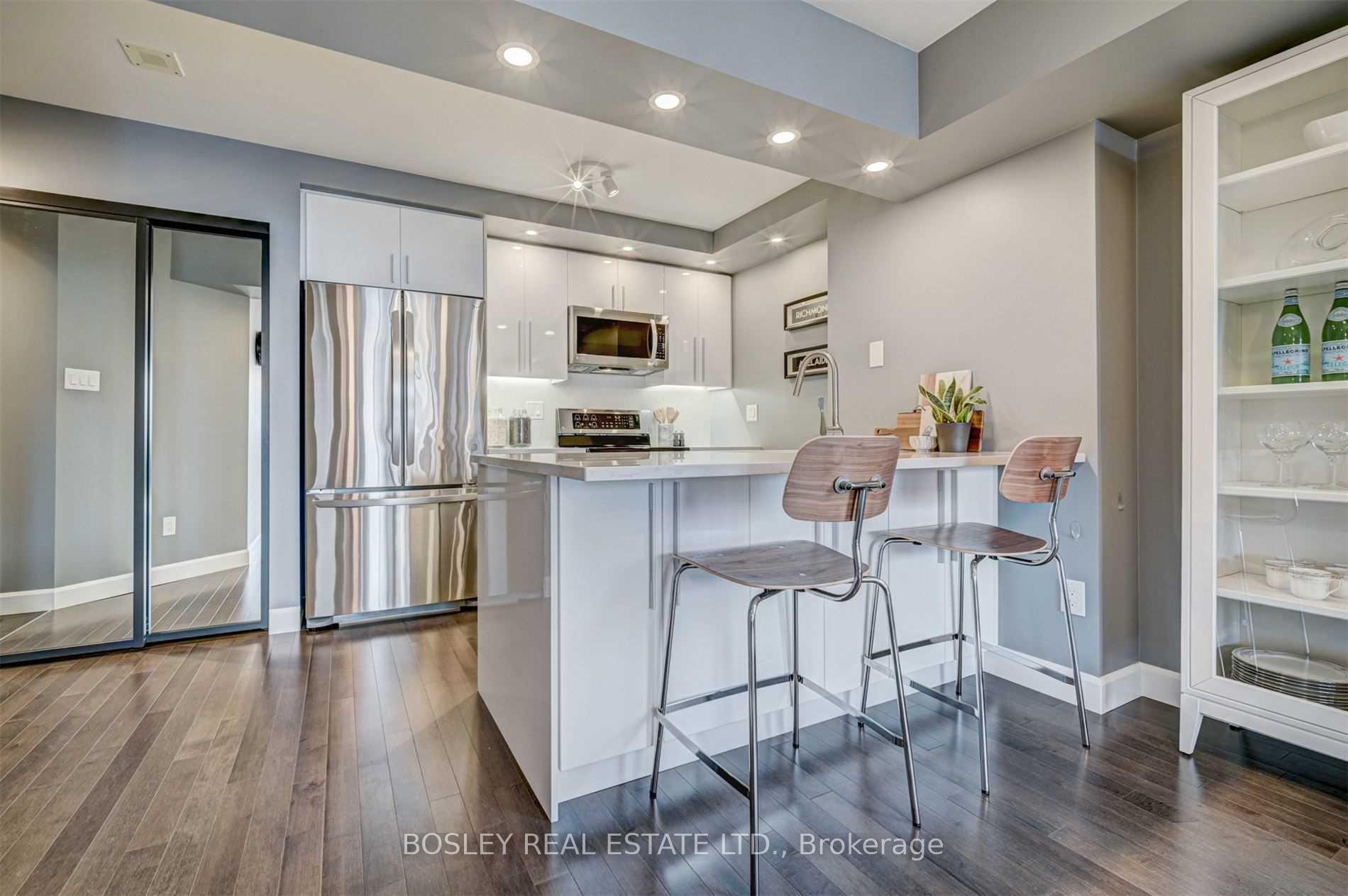 Photo 7 of Unit 802, 95 Lombard Street, Toronto, Church-Yonge Corridor — HOMEH