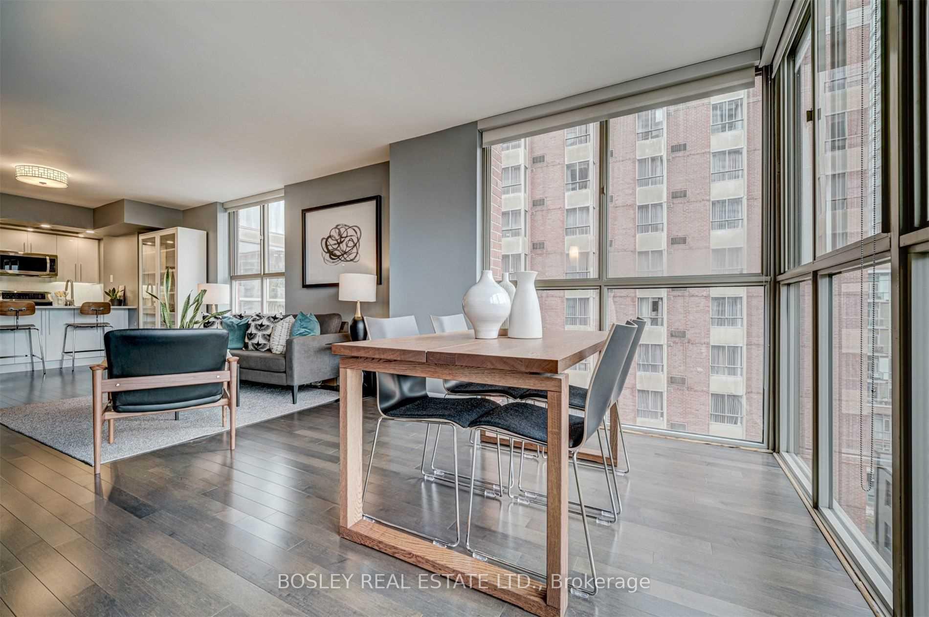 Photo 5 of Unit 802, 95 Lombard Street, Toronto, Church-Yonge Corridor — HOMEH