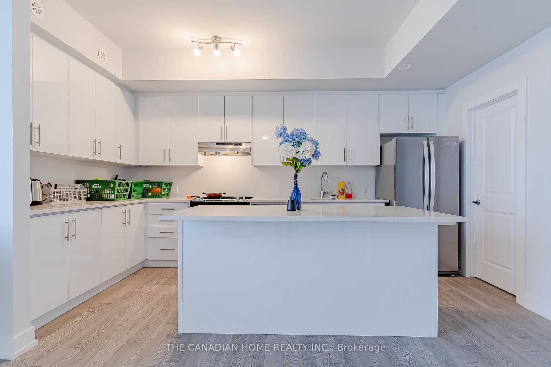 Photo 2 of Unit 216, 9560 Islington Avenue, Vaughan, Sonoma Heights — HOMEH