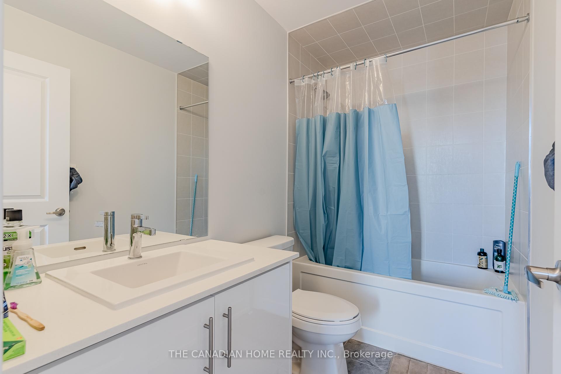 Photo 4 of Unit 216, 9560 Islington Avenue, Vaughan, Sonoma Heights — HOMEH