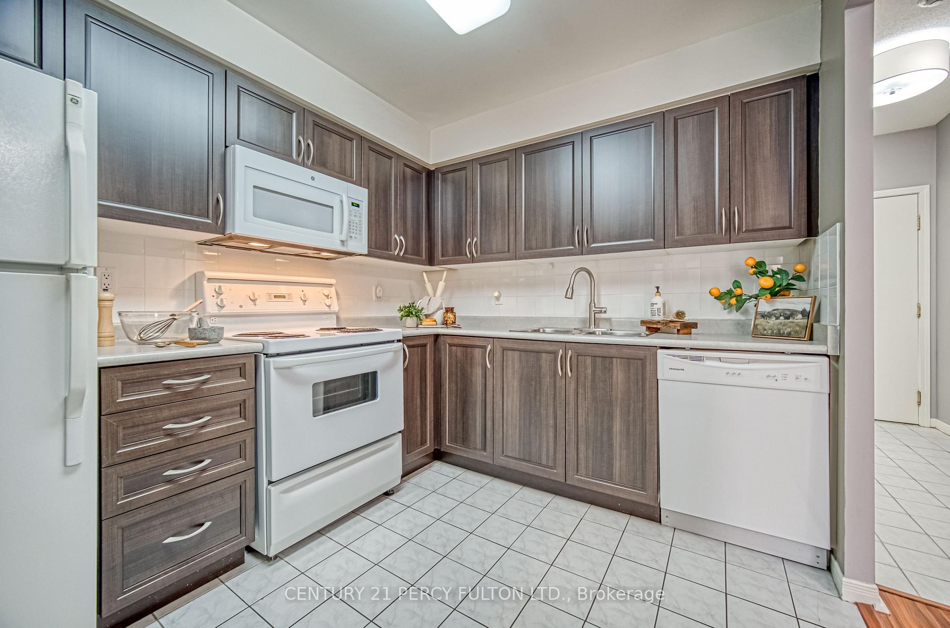 Photo 10 of Unit 114, 1000 The Esplanade N, Pickering, Town Centre — HOMEH