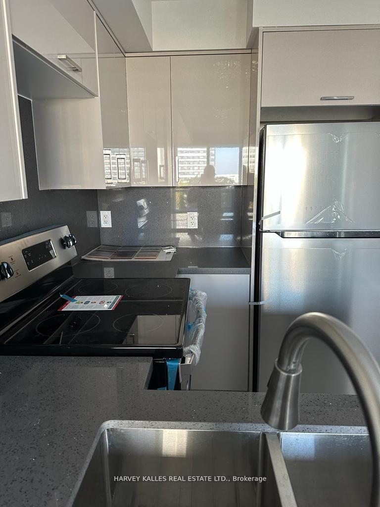 Photo 3 of Unit 704, 20 North Park Road, Vaughan, Beverley Glen — HOMEH