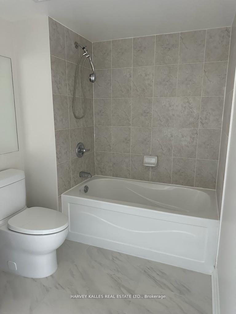 Photo 5 of Unit 704, 20 North Park Road, Vaughan, Beverley Glen — HOMEH