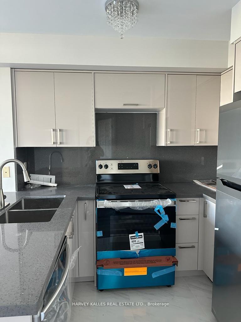 Photo 11 of Unit 704, 20 North Park Road, Vaughan, Beverley Glen — HOMEH