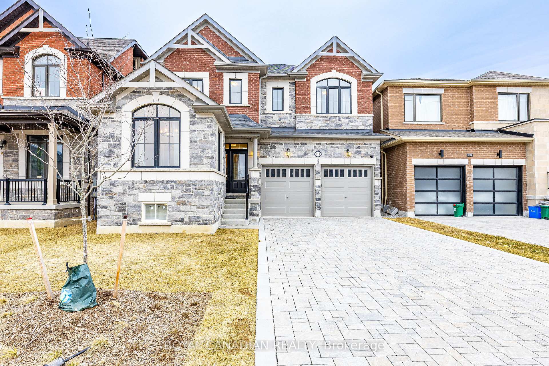 Photo 10 of 111 Jinnah Avenue, Markham, Middlefield — HOMEH