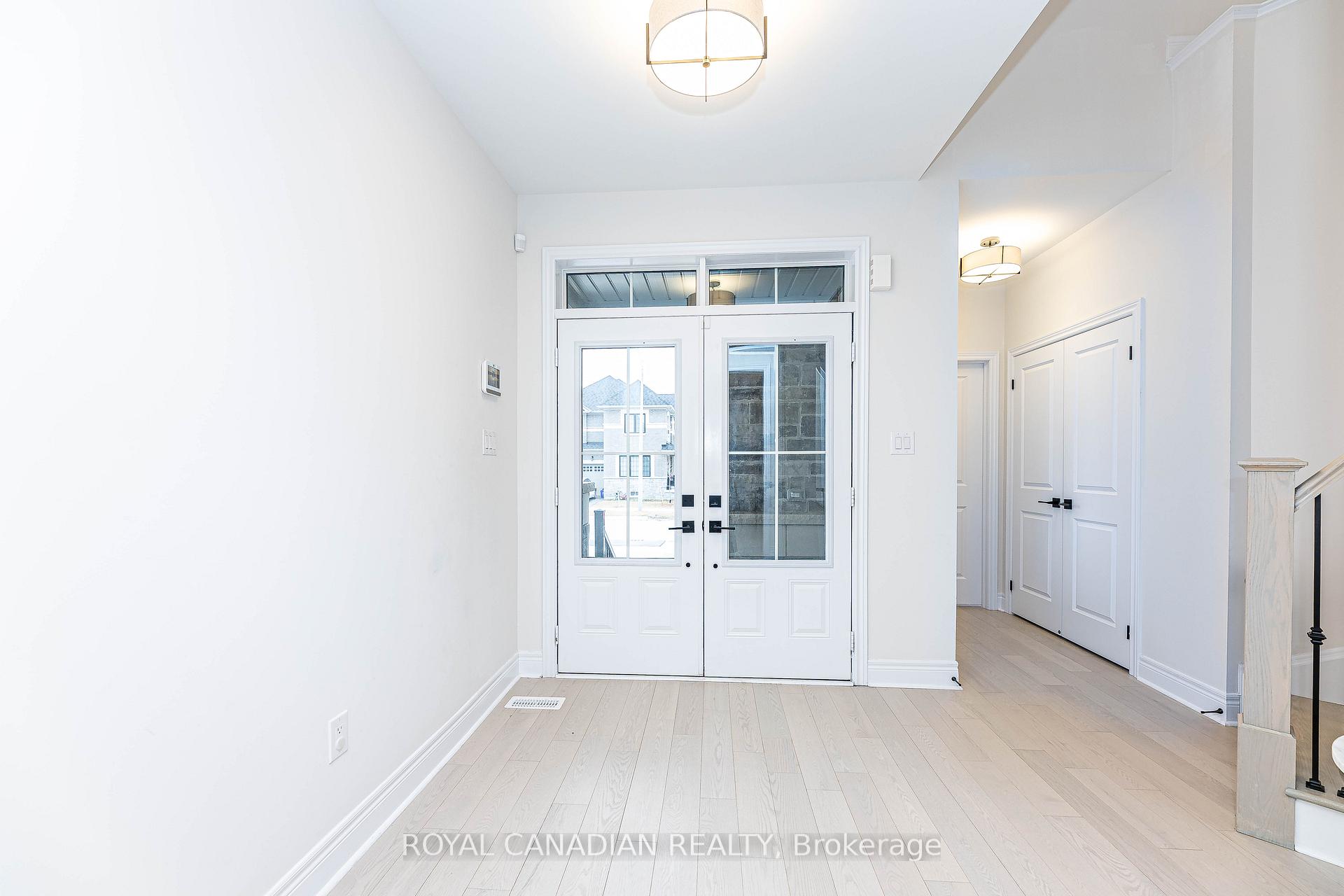 Photo 2 of 111 Jinnah Avenue, Markham, Middlefield — HOMEH