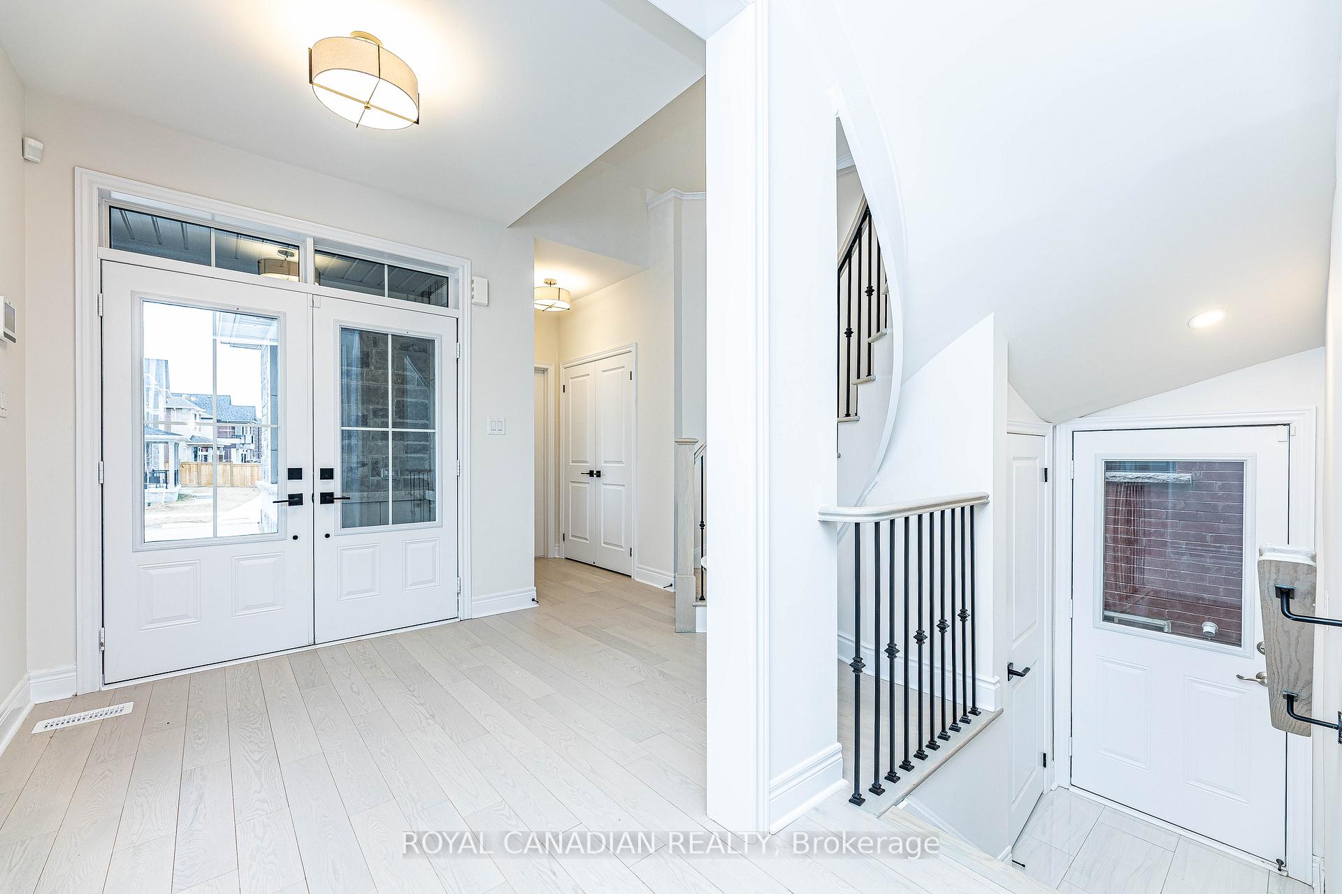 Photo 12 of 111 Jinnah Avenue, Markham, Middlefield — HOMEH