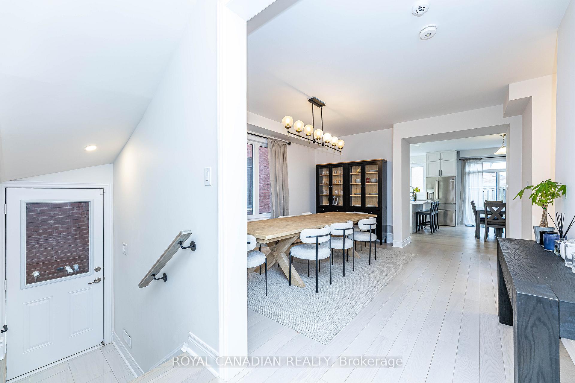 Photo 11 of 111 Jinnah Avenue, Markham, Middlefield — HOMEH