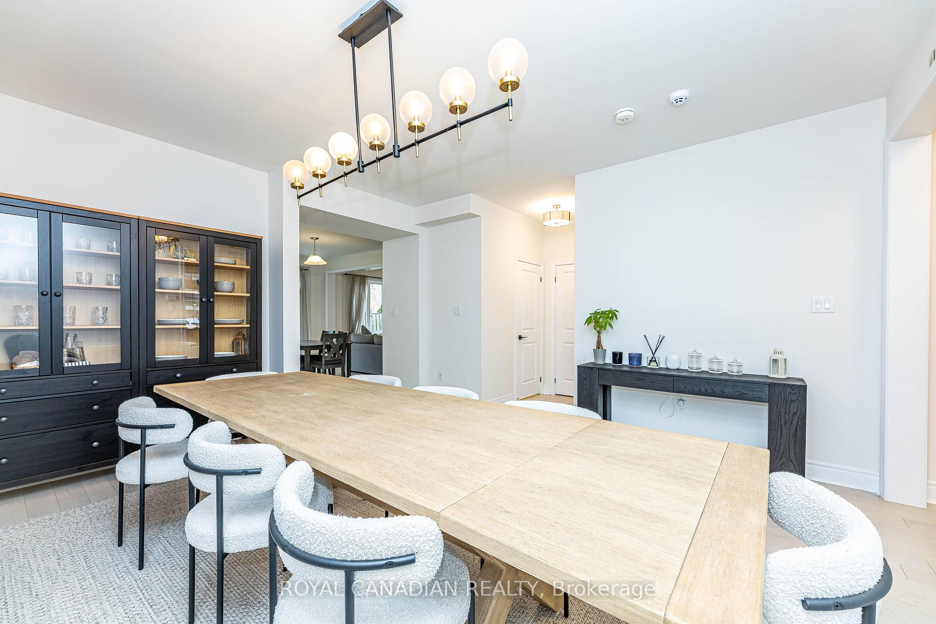 Photo 9 of 111 Jinnah Avenue, Markham, Middlefield — HOMEH