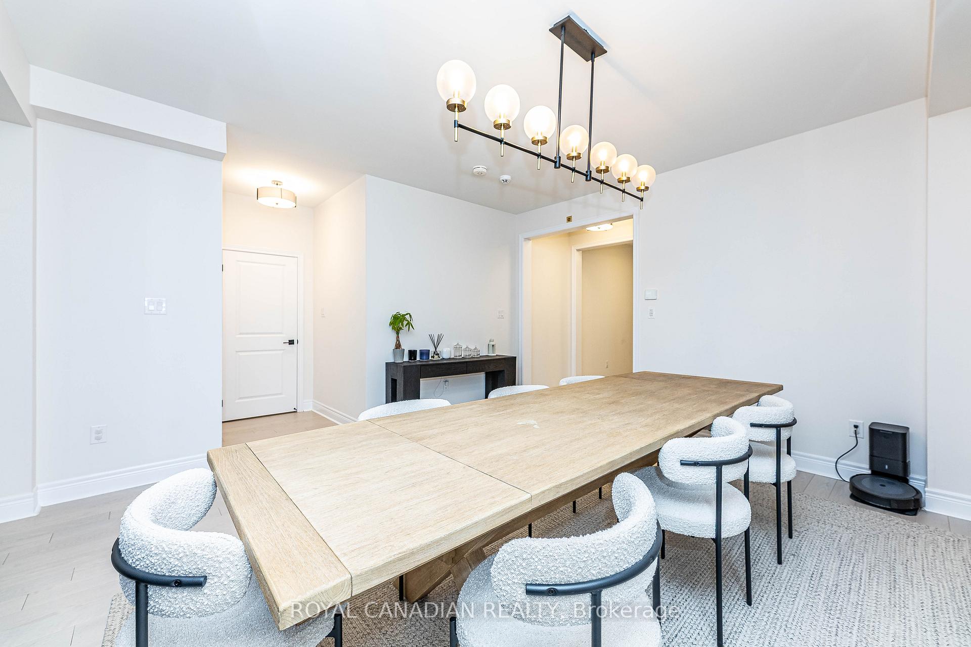 Photo 16 of 111 Jinnah Avenue, Markham, Middlefield — HOMEH