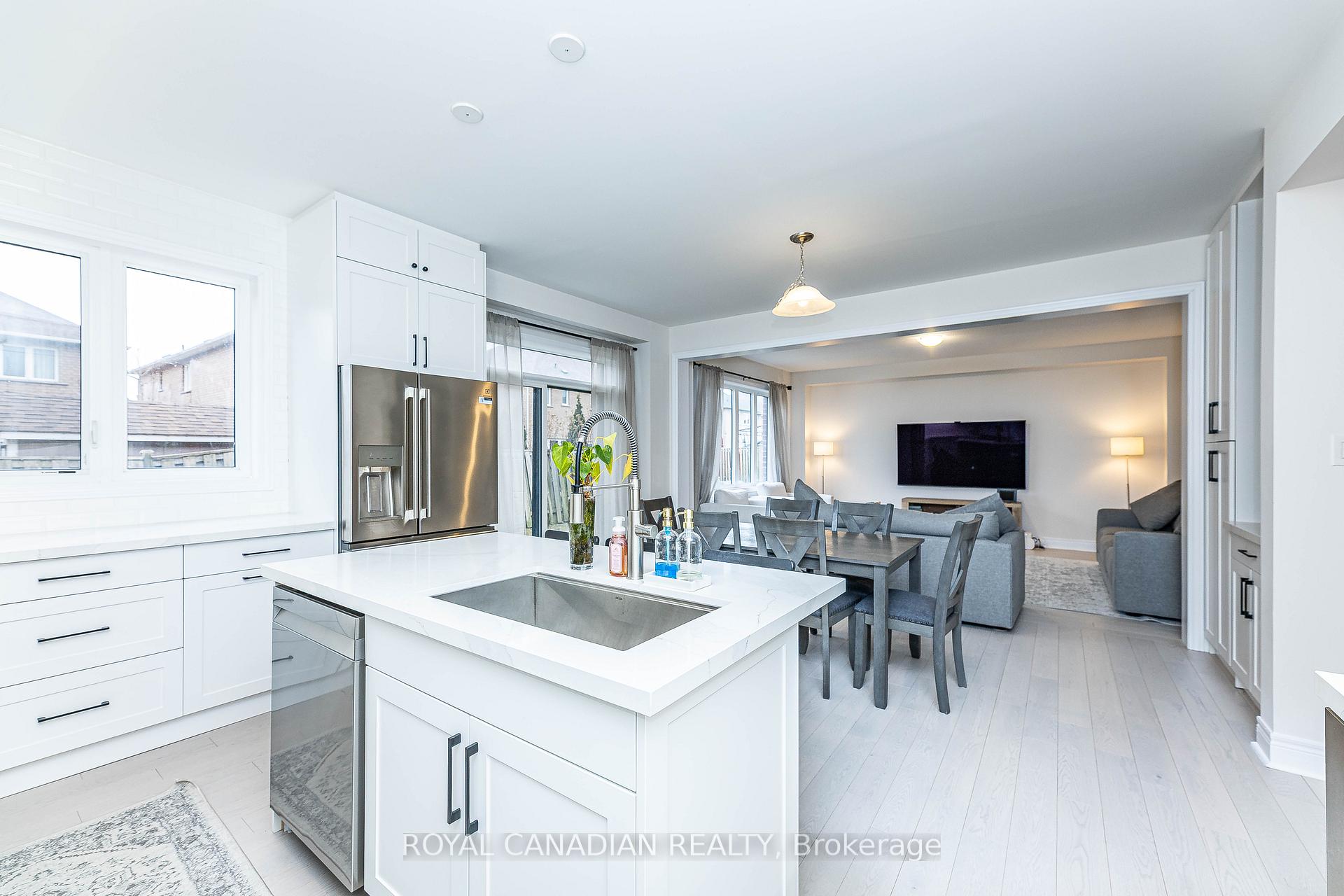 Photo 29 of 111 Jinnah Avenue, Markham, Middlefield — HOMEH