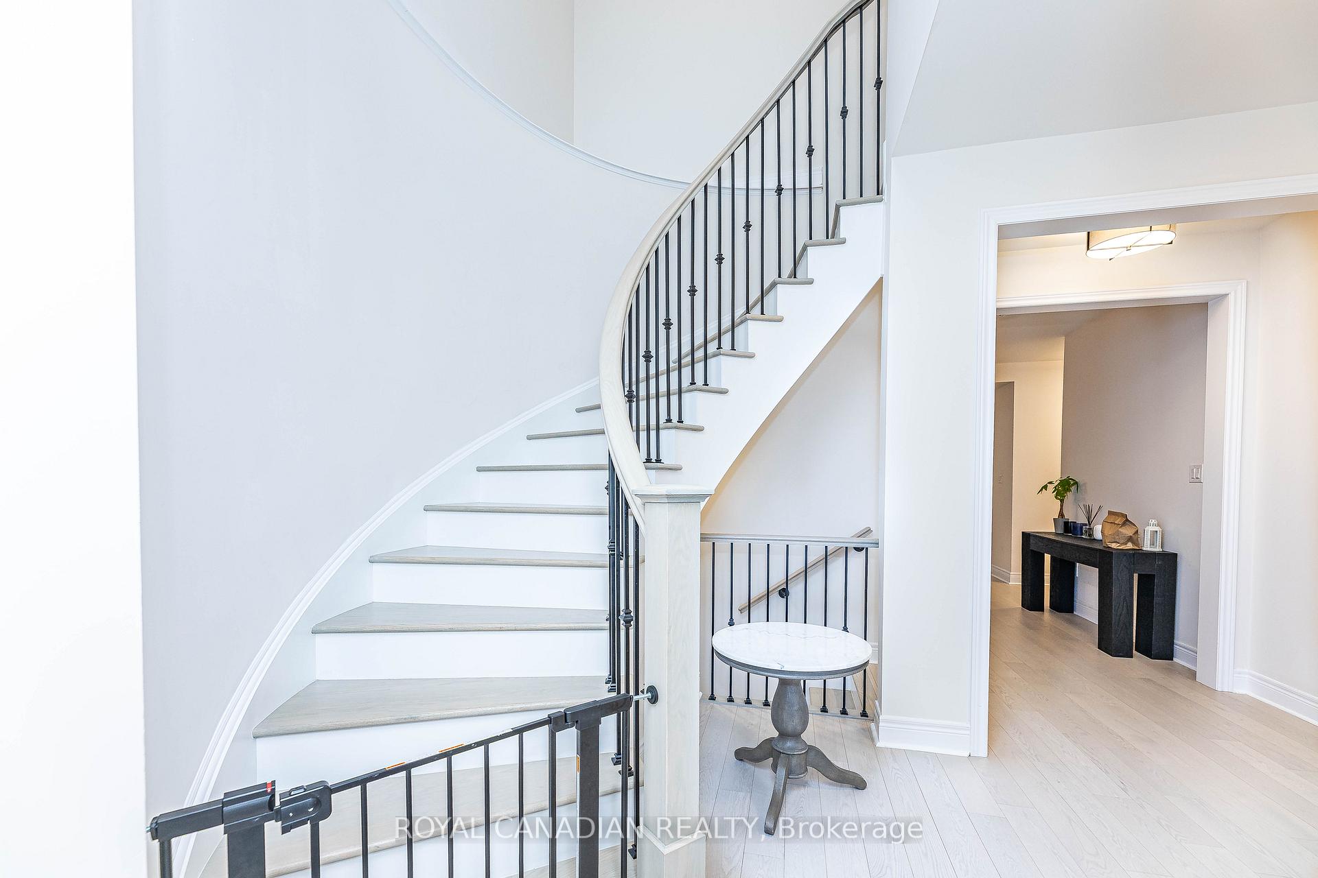 Photo 25 of 111 Jinnah Avenue, Markham, Middlefield — HOMEH