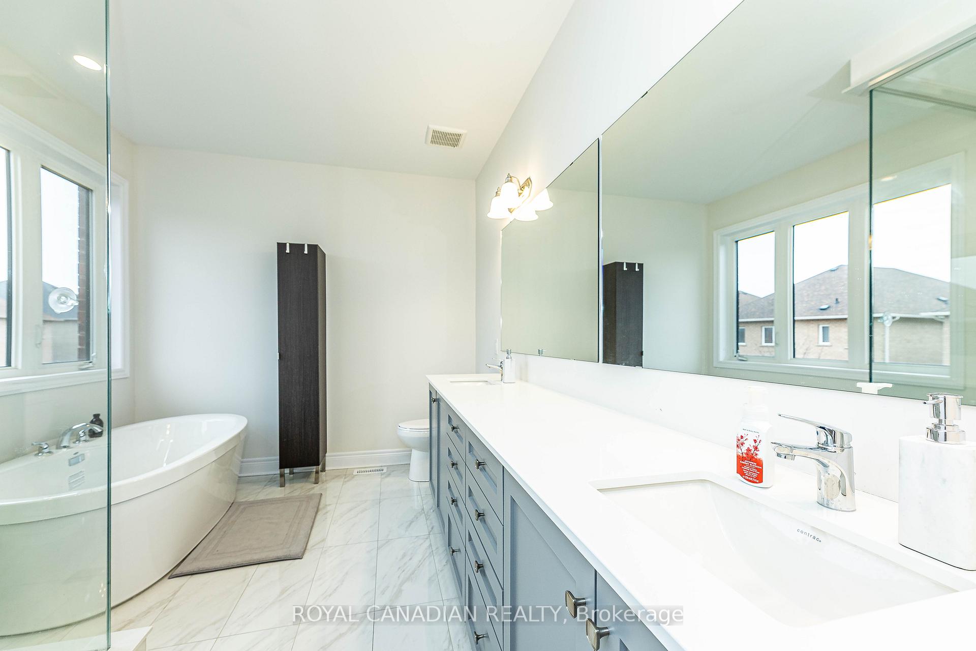 Photo 35 of 111 Jinnah Avenue, Markham, Middlefield — HOMEH