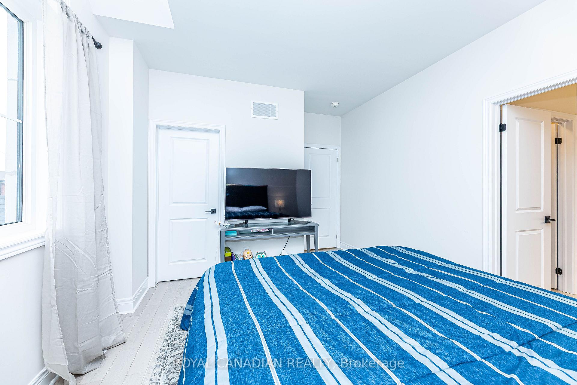Photo 46 of 111 Jinnah Avenue, Markham, Middlefield — HOMEH