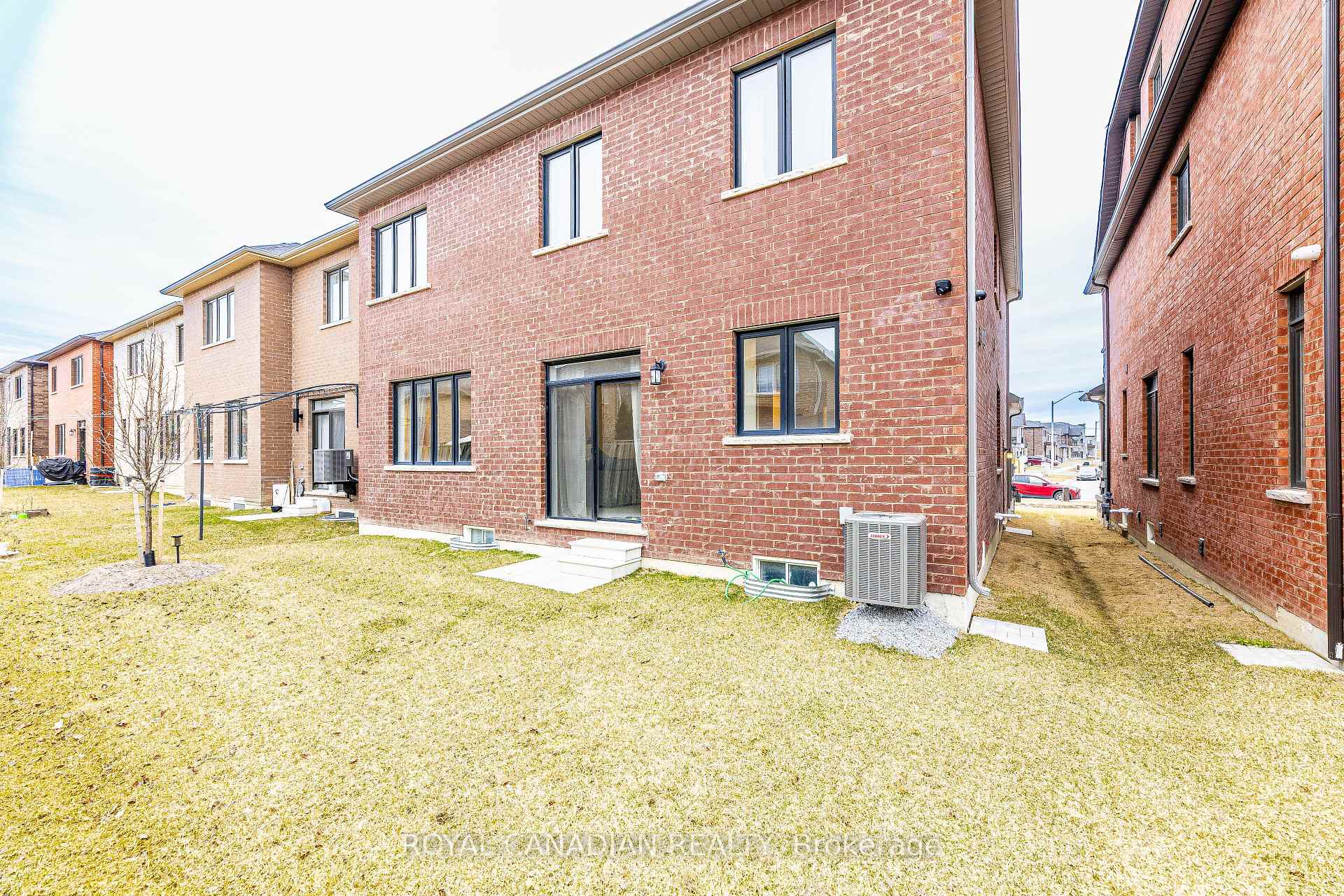Photo 42 of 111 Jinnah Avenue, Markham, Middlefield — HOMEH