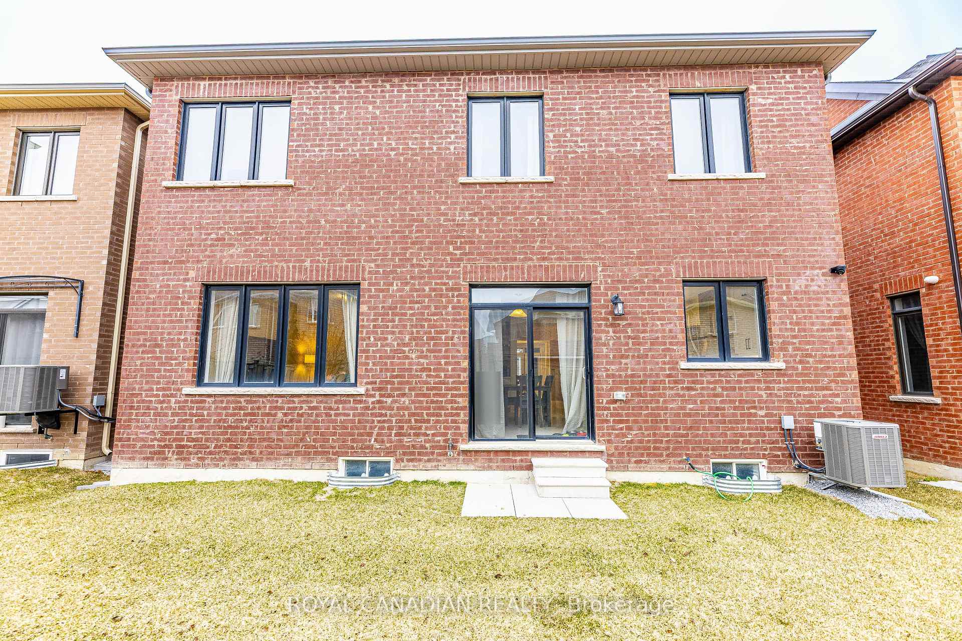 Photo 44 of 111 Jinnah Avenue, Markham, Middlefield — HOMEH
