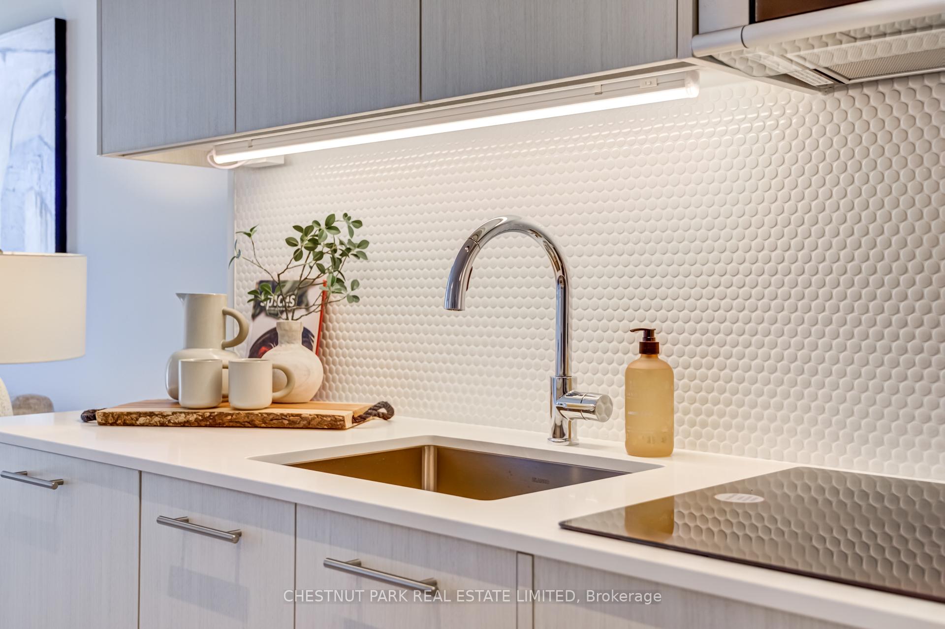 Photo 7 of Unit 708, 286 Main Street E, Toronto, East End-Danforth — HOMEH