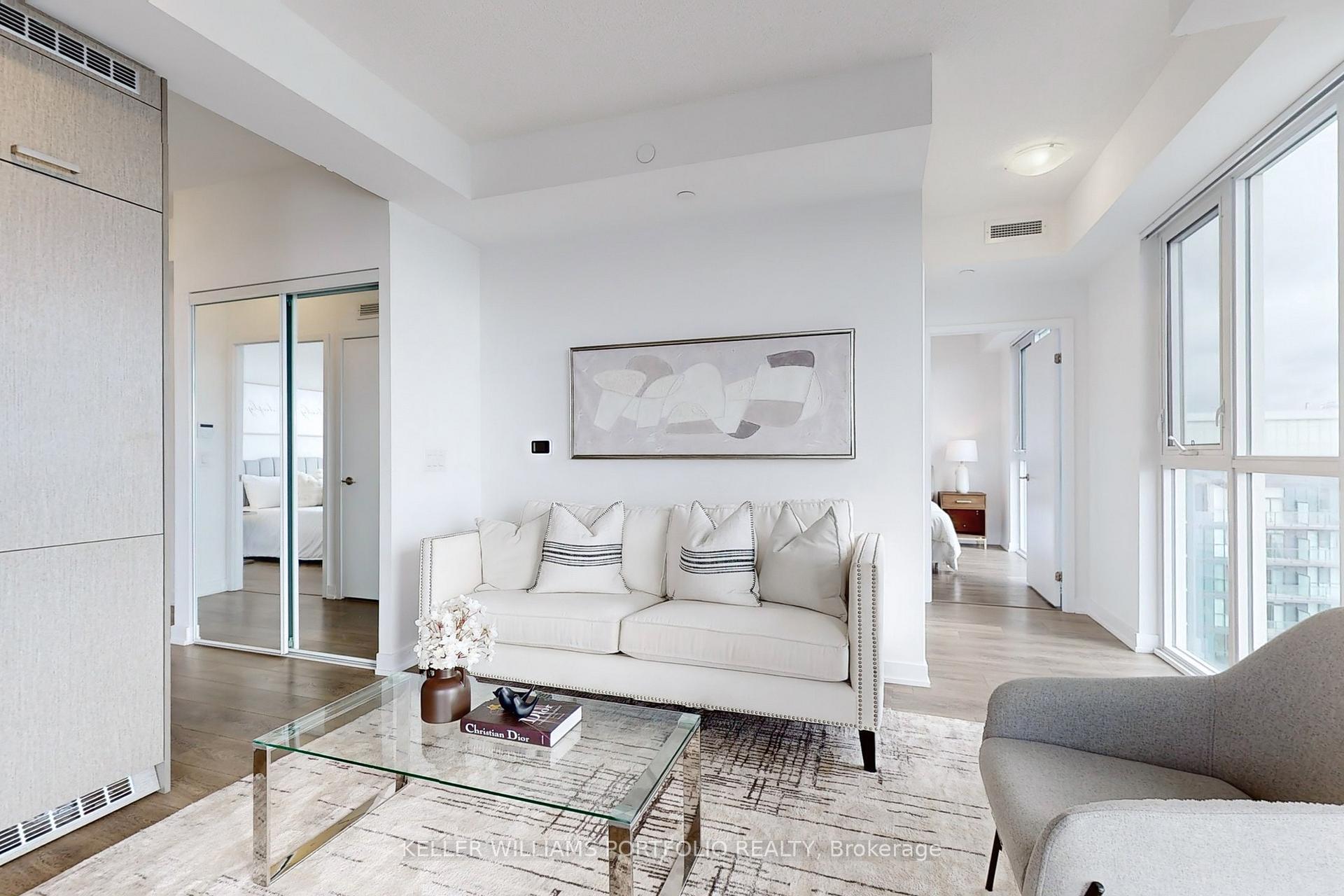 Photo 2 of Unit 1802, 38 Honeycrisp Crescent, Vaughan, Vaughan Corporate Centre — HOMEH