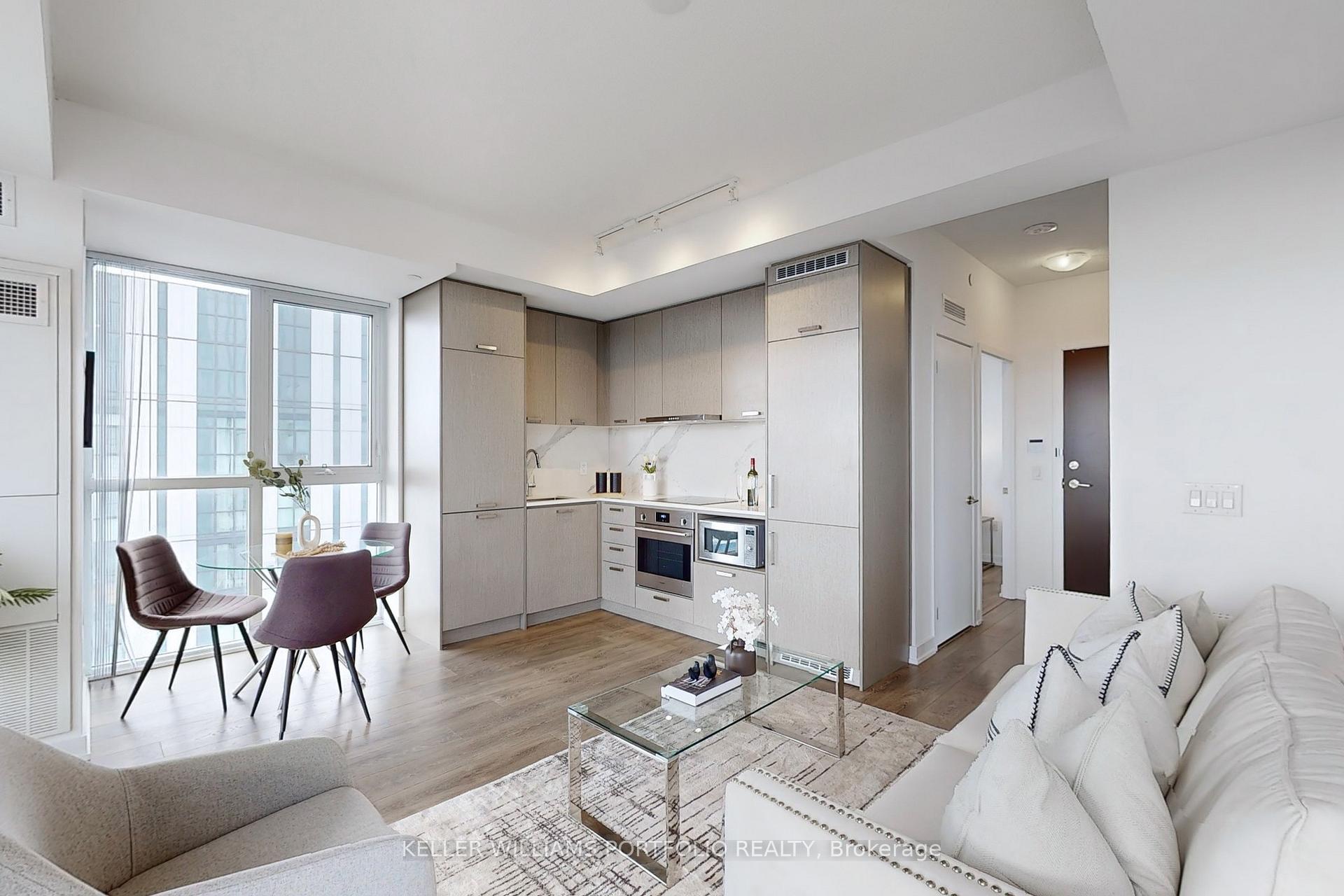 Photo 3 of Unit 1802, 38 Honeycrisp Crescent, Vaughan, Vaughan Corporate Centre — HOMEH