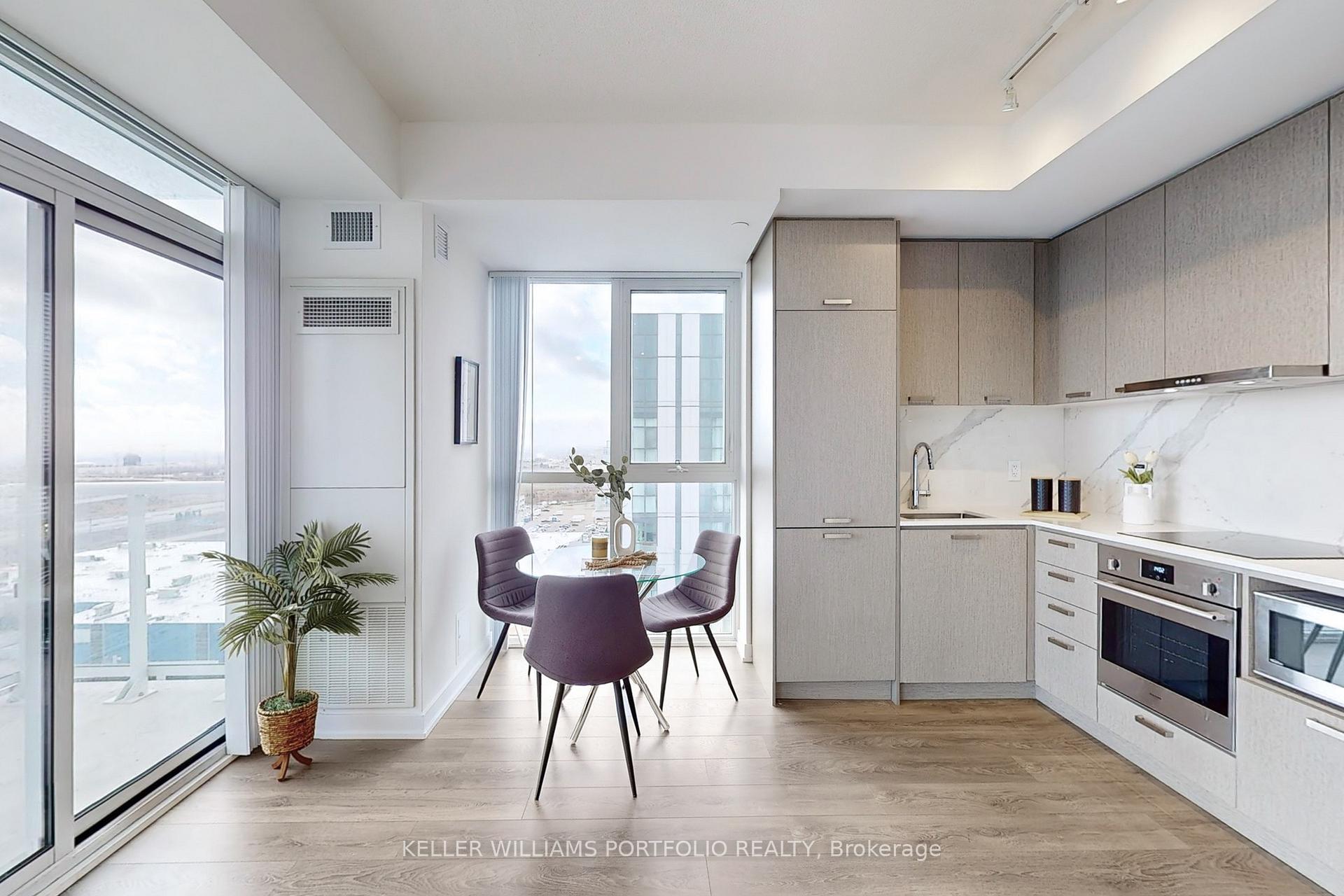 Photo 10 of Unit 1802, 38 Honeycrisp Crescent, Vaughan, Vaughan Corporate Centre — HOMEH