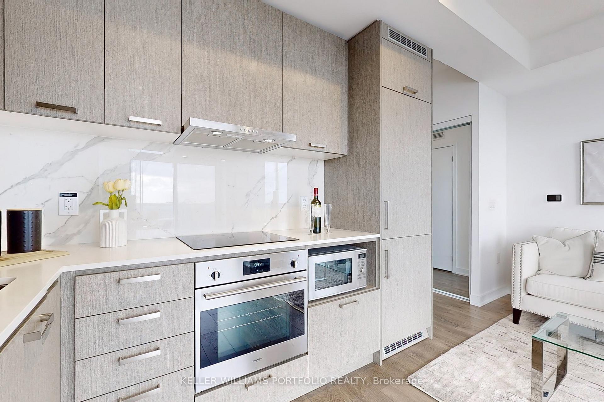 Photo 18 of Unit 1802, 38 Honeycrisp Crescent, Vaughan, Vaughan Corporate Centre — HOMEH