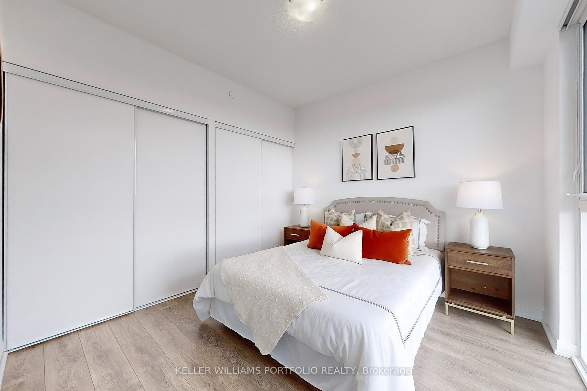 Photo 11 of Unit 1802, 38 Honeycrisp Crescent, Vaughan, Vaughan Corporate Centre — HOMEH
