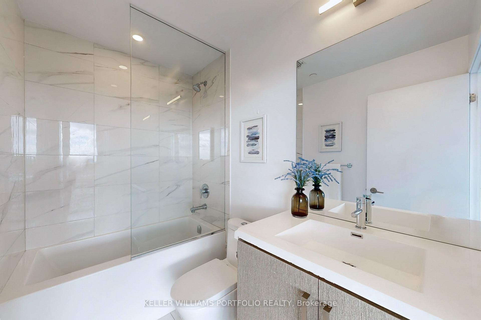 Photo 7 of Unit 1802, 38 Honeycrisp Crescent, Vaughan, Vaughan Corporate Centre — HOMEH