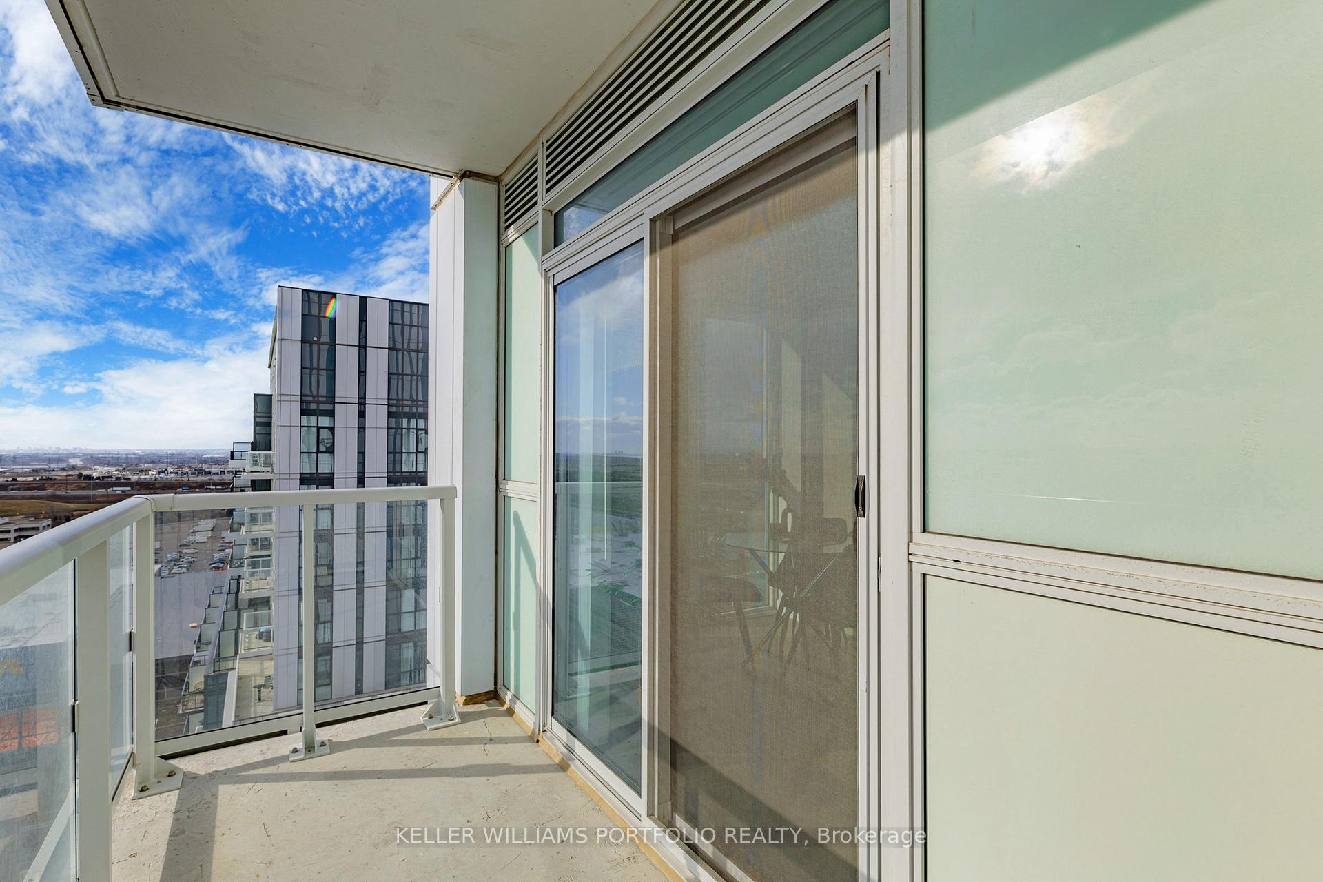 Photo 21 of Unit 1802, 38 Honeycrisp Crescent, Vaughan, Vaughan Corporate Centre — HOMEH