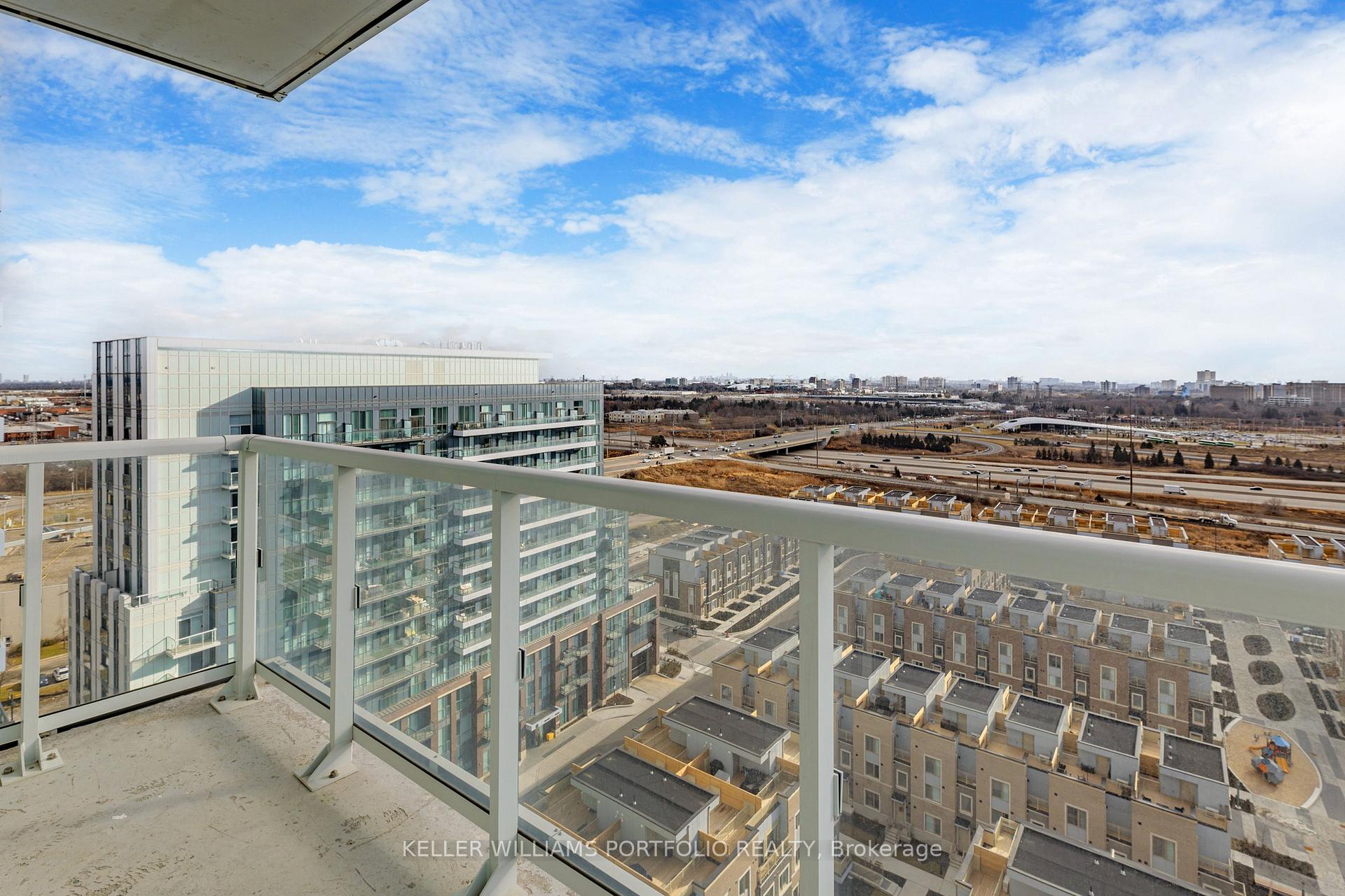 Photo 32 of Unit 1802, 38 Honeycrisp Crescent, Vaughan, Vaughan Corporate Centre — HOMEH