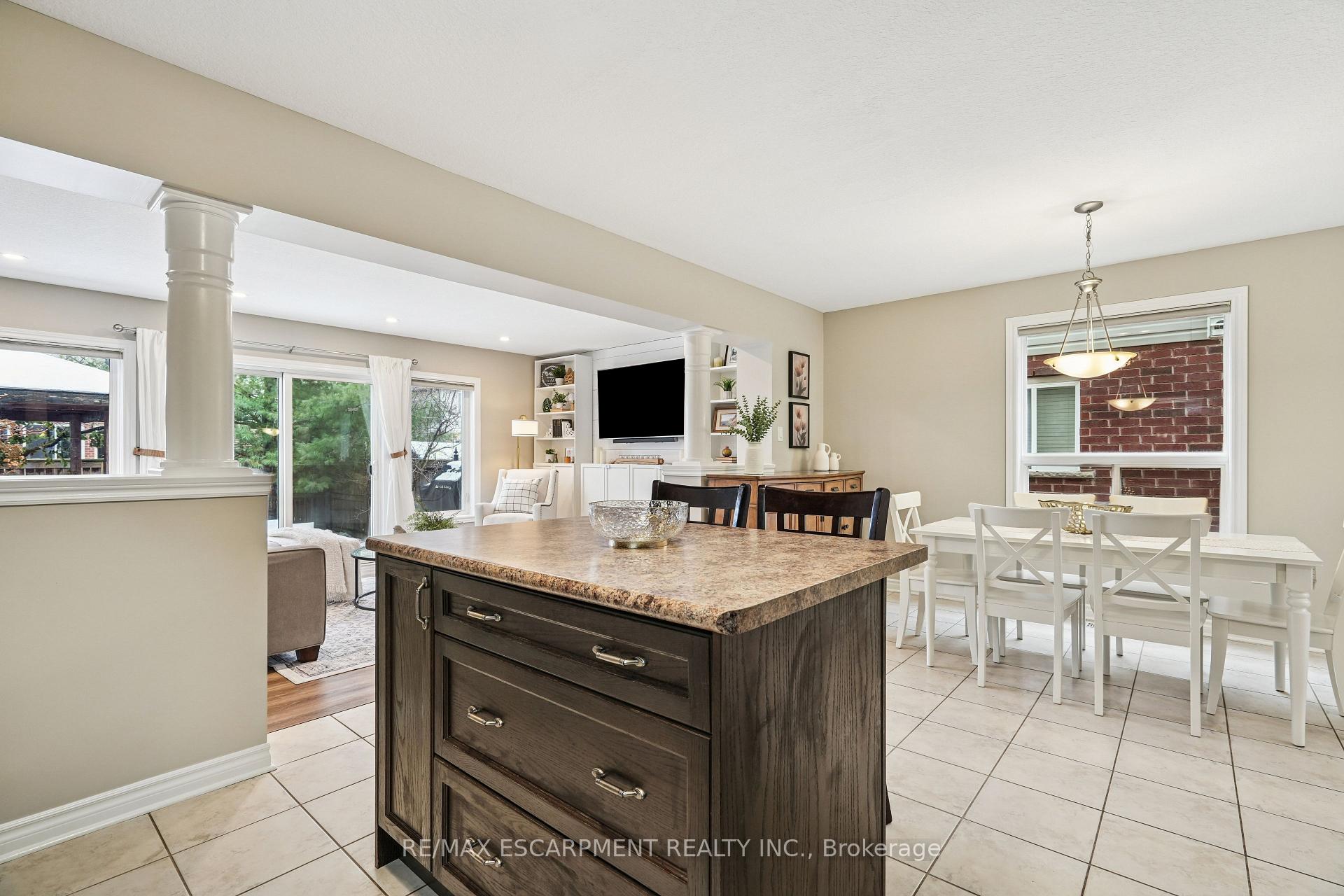 Photo 13 of 9 Pearson Street, Guelph, Pineridge/Westminster Woods — HOMEH