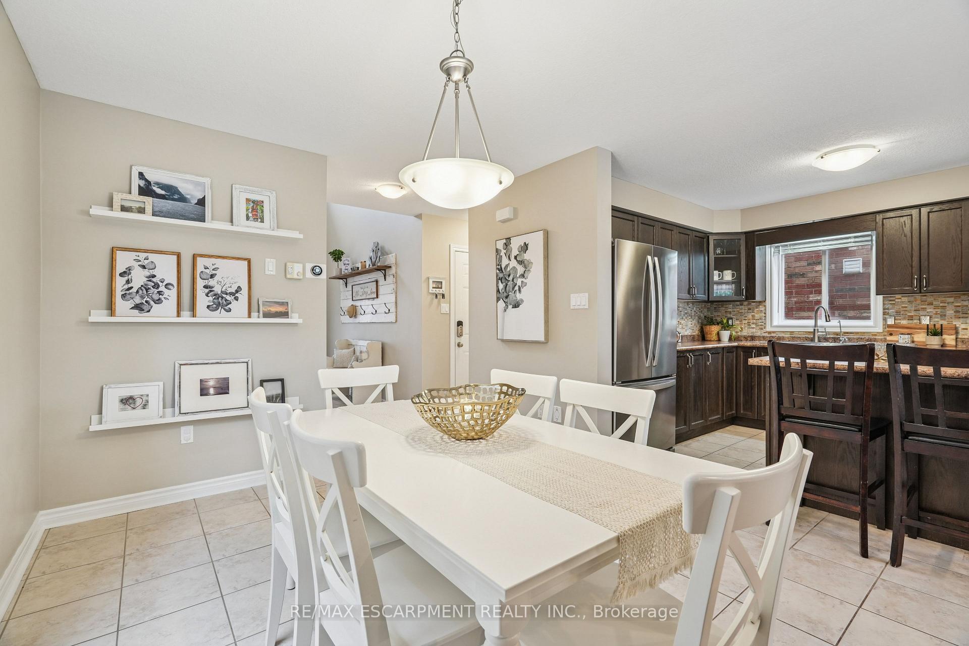 Photo 16 of 9 Pearson Street, Guelph, Pineridge/Westminster Woods — HOMEH