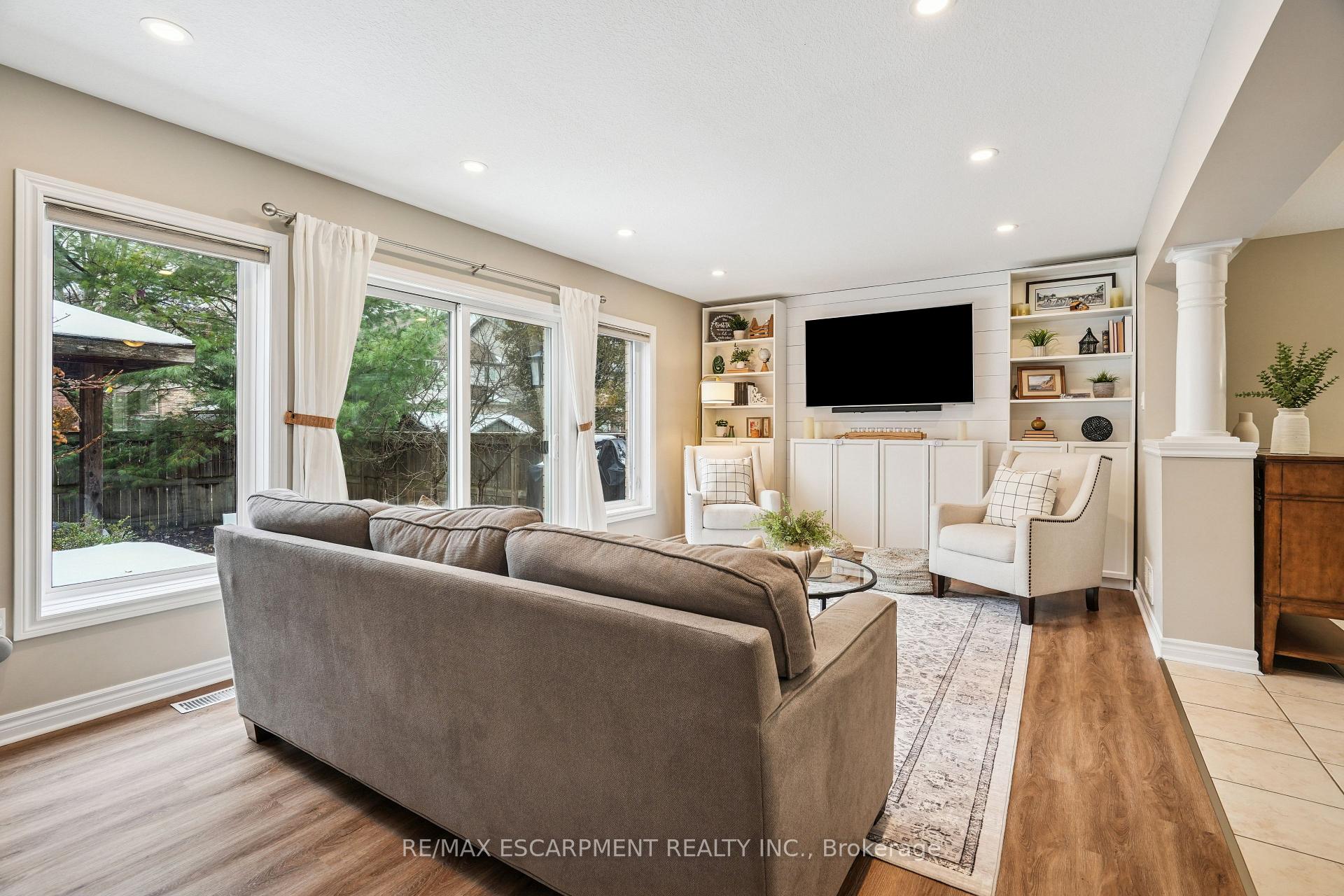 Photo 18 of 9 Pearson Street, Guelph, Pineridge/Westminster Woods — HOMEH