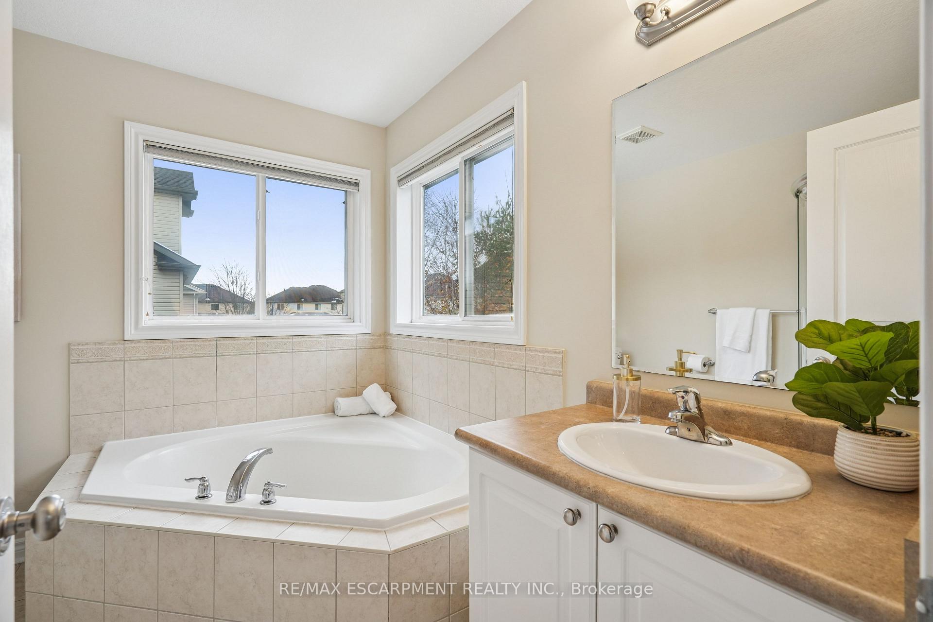 Photo 30 of 9 Pearson Street, Guelph, Pineridge/Westminster Woods — HOMEH