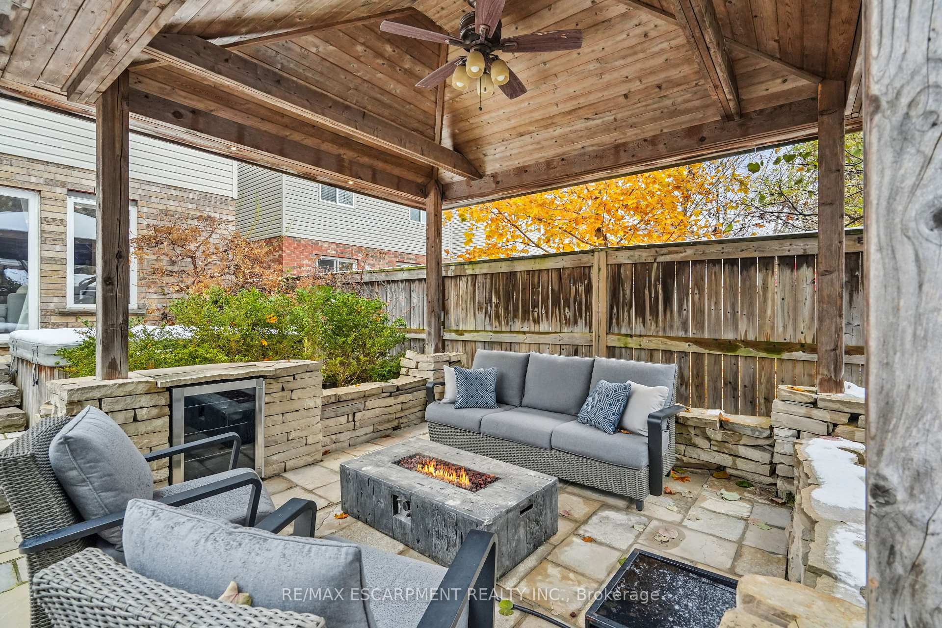 Photo 45 of 9 Pearson Street, Guelph, Pineridge/Westminster Woods — HOMEH