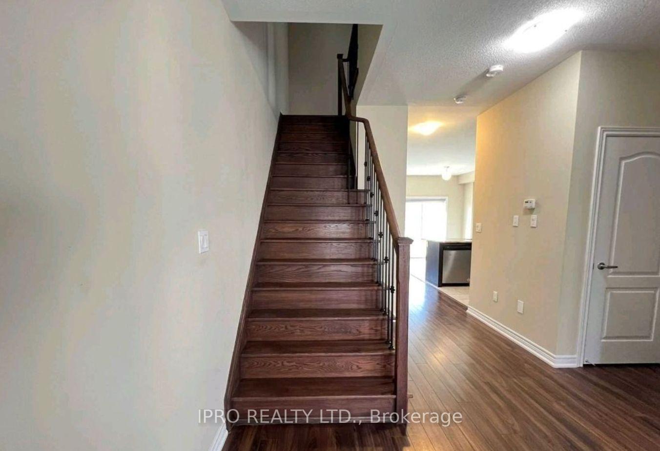 Photo 10 of 4 Waterstone Way, Whitby, Williamsburg — HOMEH