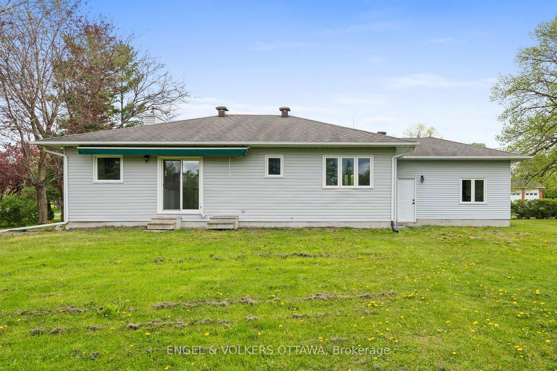 Photo 33 of 1375 Trebla Way, Ottawa, Greely — HOMEH