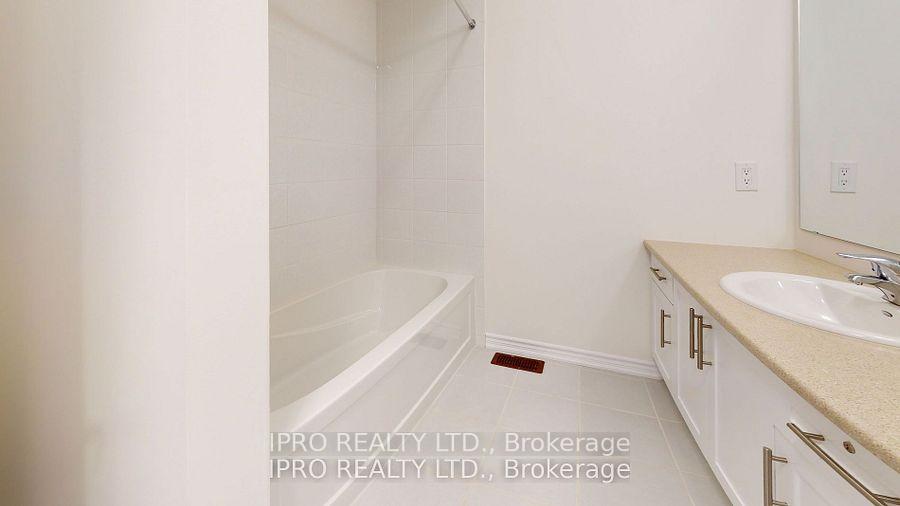 Photo 7 of 114 Winters Way, Shelburne — HOMEH