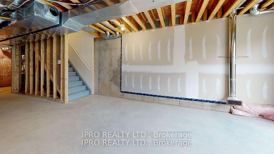 Photo 10 of 114 Winters Way, Shelburne — HOMEH