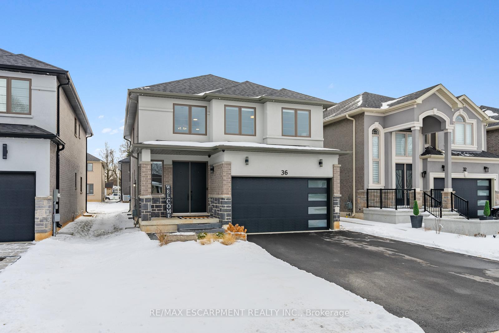 Photo 2 of 36 Miller Drive, Hamilton, Ancaster — HOMEH