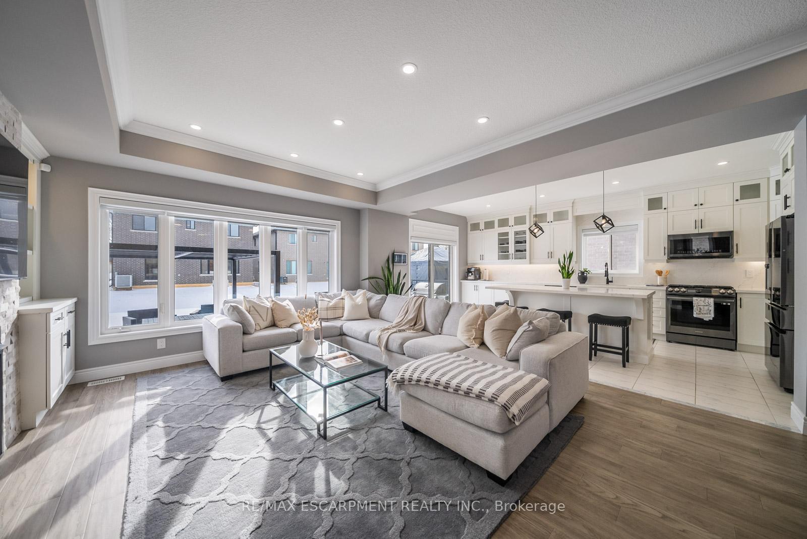 Photo 14 of 36 Miller Drive, Hamilton, Ancaster — HOMEH