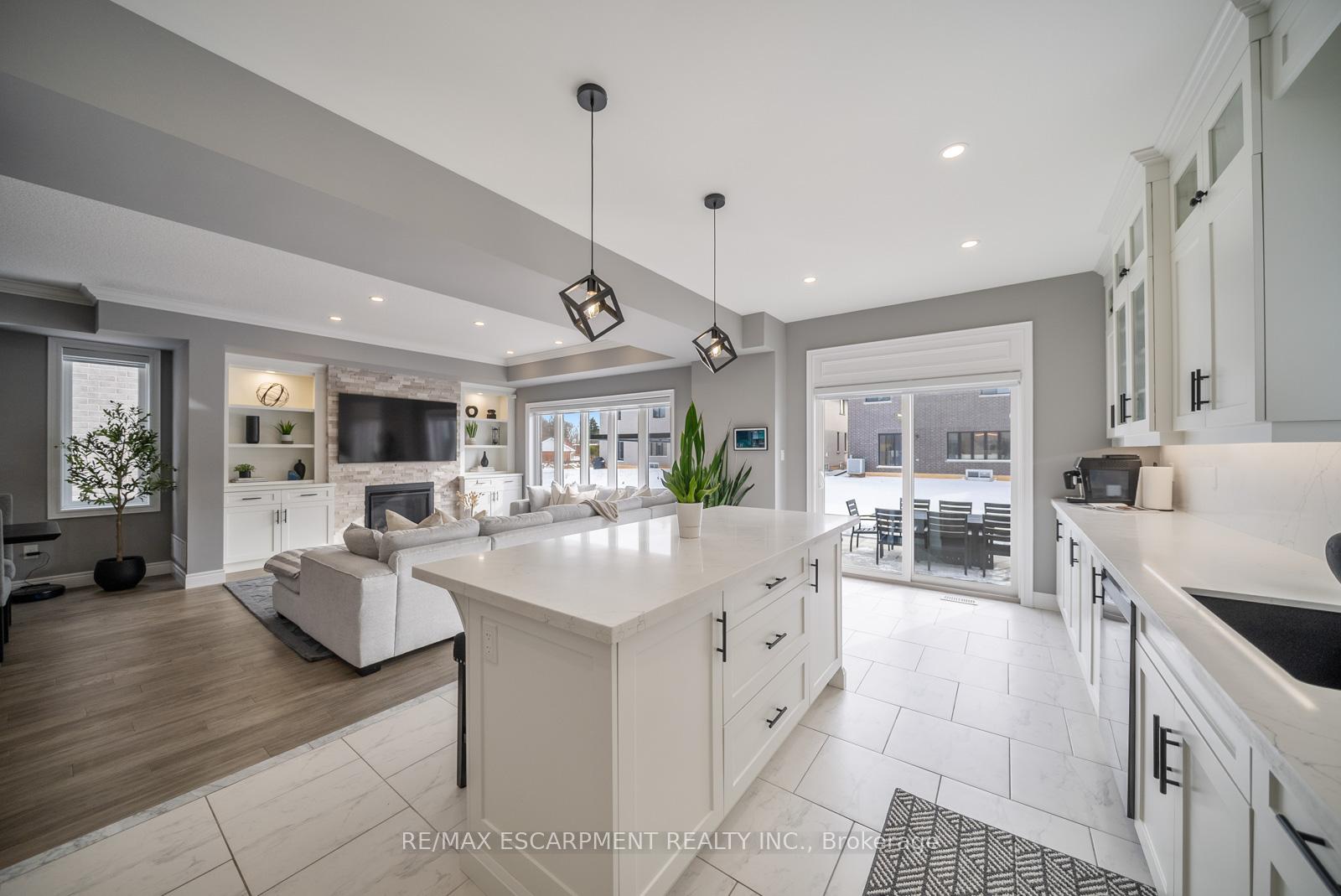 Photo 11 of 36 Miller Drive, Hamilton, Ancaster — HOMEH