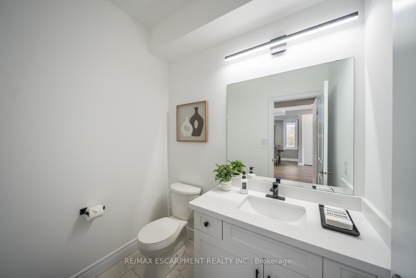 Photo 13 of 36 Miller Drive, Hamilton, Ancaster — HOMEH