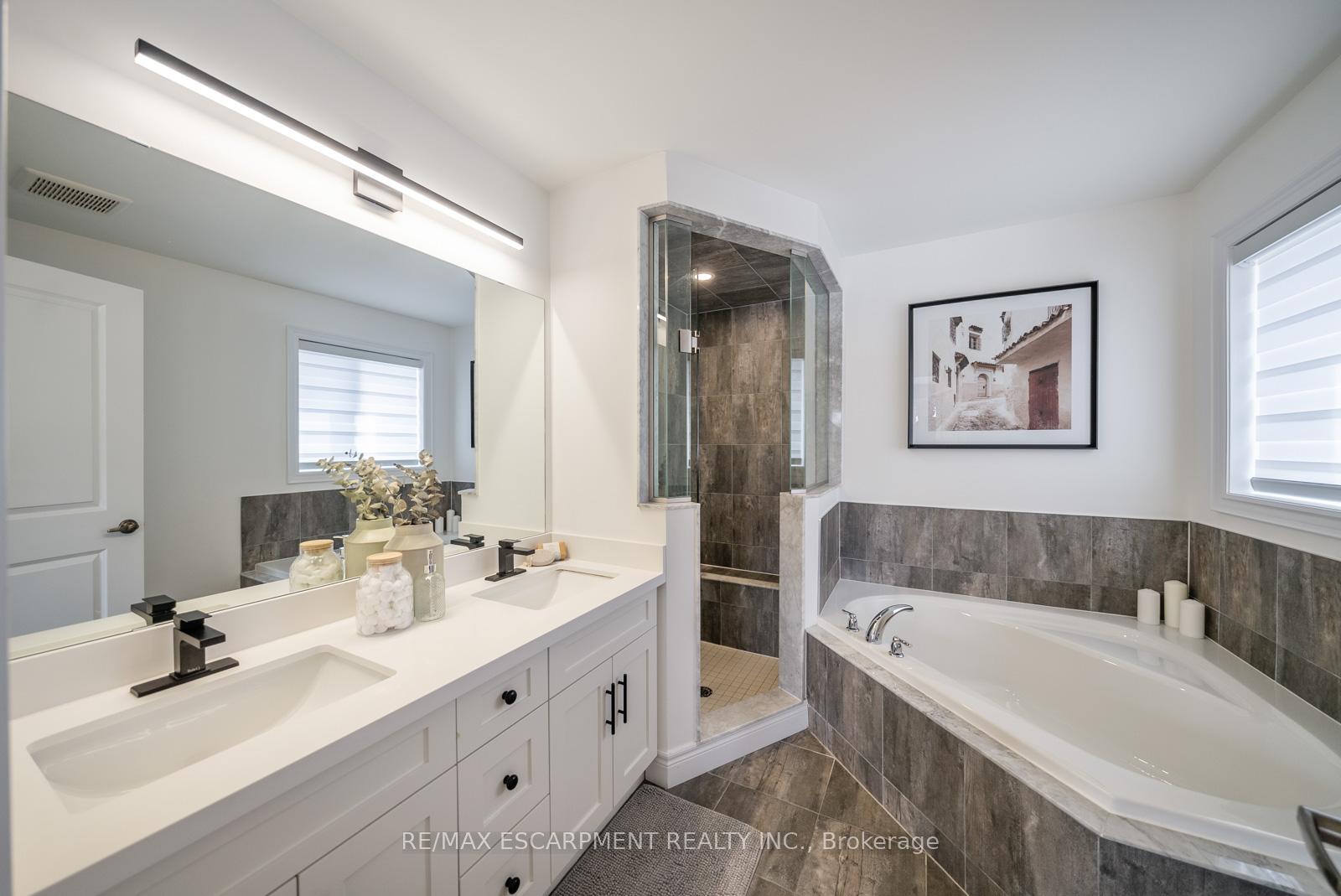 Photo 18 of 36 Miller Drive, Hamilton, Ancaster — HOMEH