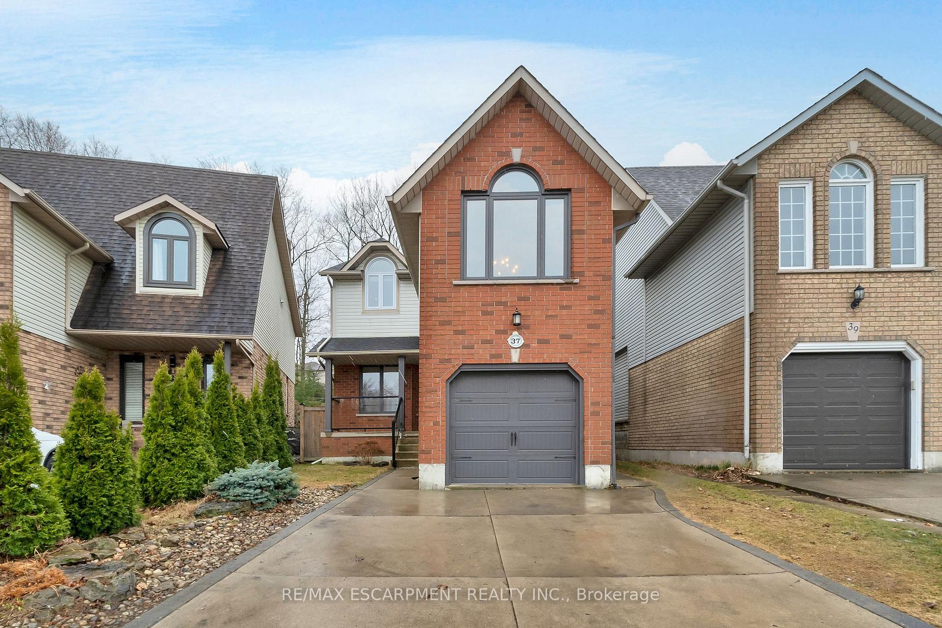 Photo 1 of 37 Dalegrove Crescent, Hamilton, Stoney Creek — HOMEH